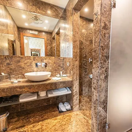 Lario Mandello Hotel 5*