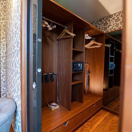 Lario Mandello 5*