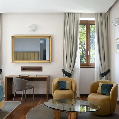 Lario Mandello Hotell