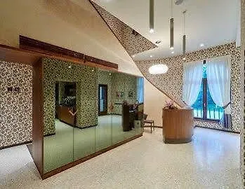 Lario Mandello Hotell